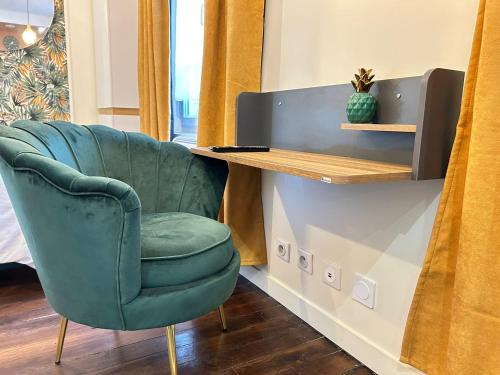 Little Charenton close Paris