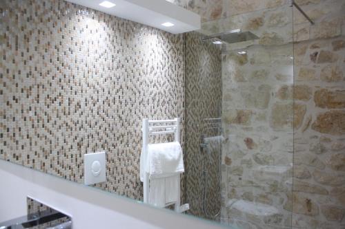 Ένα μπάνιο στο Lilla B&B Luxury Apartments