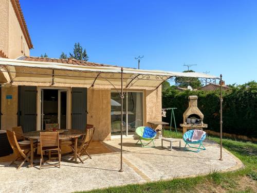 Photo de la galerie de l'établissement Villa Saint-Maximin-la-st-baume, à Saint-Maximin-la-Sainte-Baume