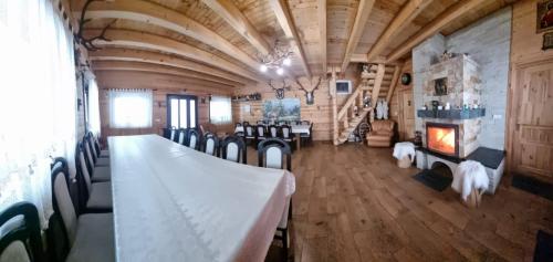 Χώρος καθιστικού στο Mountain View Chalet