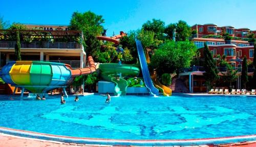 Gallery image of NovART Gallery & Sea Hotel in Sumqayyt