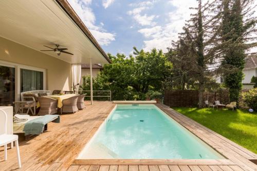 Elegant Pool Bungalow - Vienna City Limit