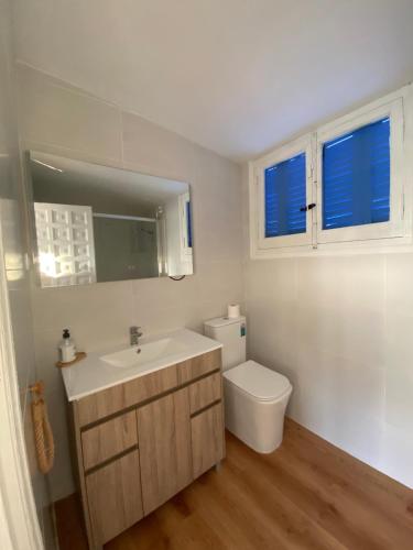 Koupelna v ubytování La Huida Chalet con piscina junto al mar