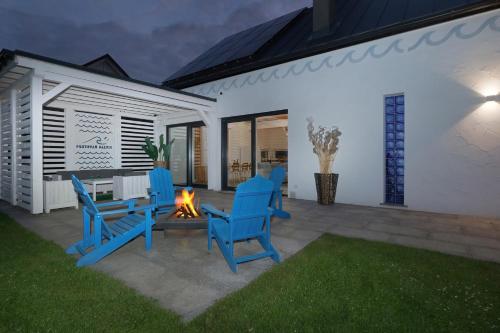 Patio nebo venkovní prostory v ubytování Przystań Baltic - Holiday Luxury House Sauna & Jacuzzi