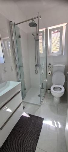 Ένα μπάνιο στο Apartments DaRi