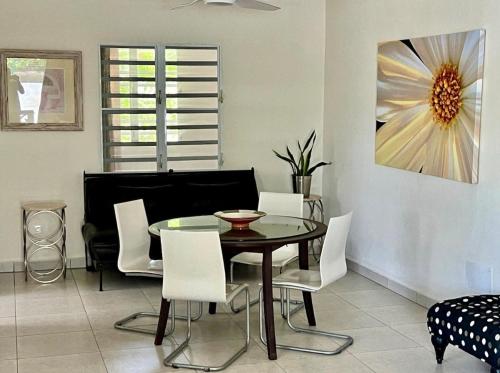 Spacious 3 Bedroom 2 Bathroom Marigot Home