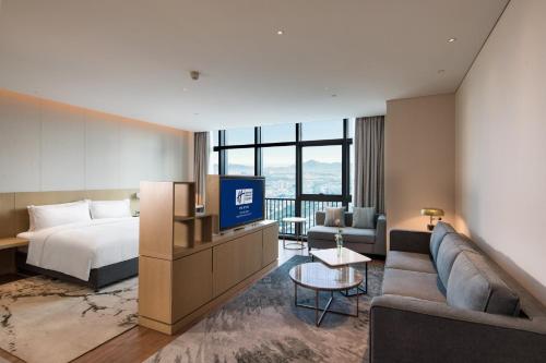 Posezení v ubytování Holiday Inn Express Shenzhen Haiyuan City by IHG
