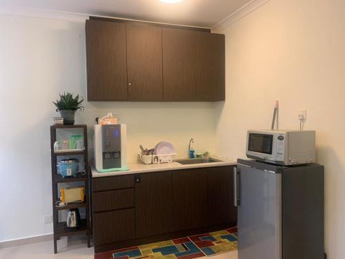Cucina o angolo cottura di Desaru Homestay Southern, Tiara Desaru Seaview Residensi