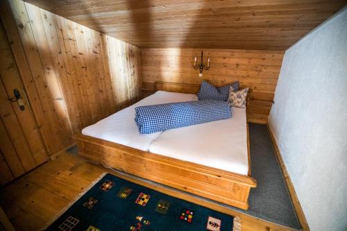 Postel nebo postele na pokoji v ubytování Adlerhorst