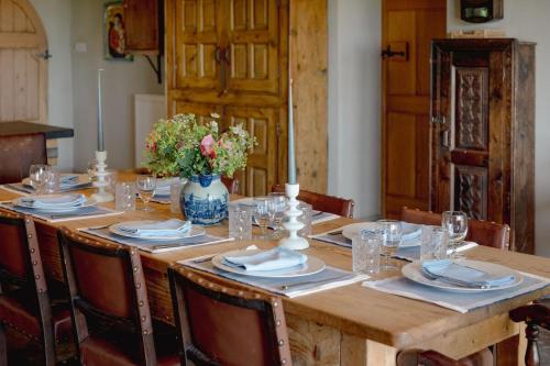 Φωτογραφία από το άλμπουμ του Pitcombe Barn, Bruton σε Bruton