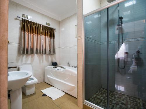 Kylpyhuone majoituspaikassa Sherbourne Hotel