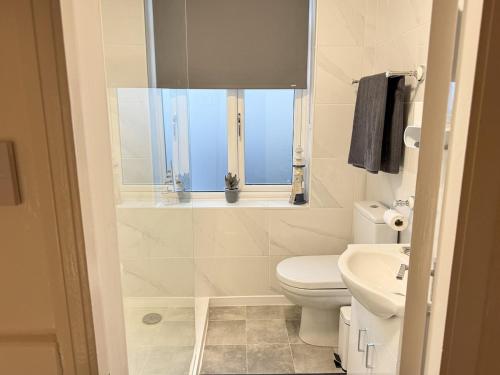 Un baño de U&R Stays - The Snug
