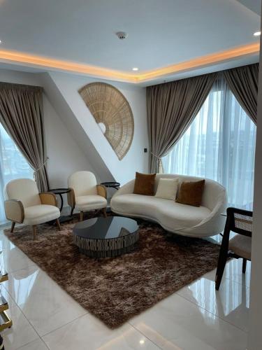 AB Armany- Your Luxury Home in the Towers