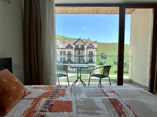 Balkón nebo terasa v ubytování New Gudauri Alpen Apartments