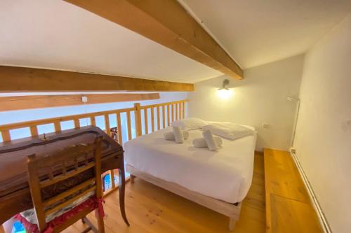 Katil atau katil-katil dalam bilik di 06CN 8-10 person apartment with terrace