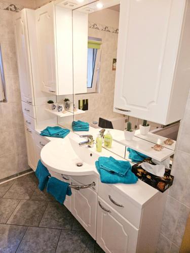 Ένα μπάνιο στο Landhauswohnung am Thüringer Meer - Fühlen wie Zuhause