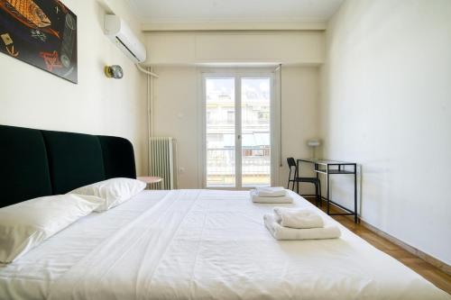 Spacious 3 Bedroom Flat at Metro