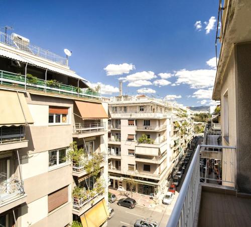 Spacious 3 Bedroom Flat at Metro
