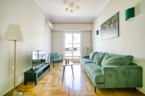 Spacious 3 Bedroom Flat at Metro