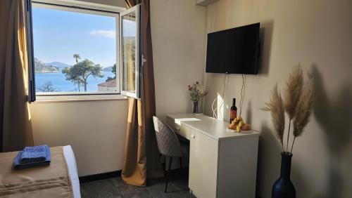 Μια τηλεόραση ή/και κέντρο ψυχαγωγίας στο Villa Babilon