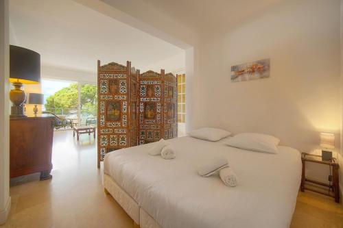 Gallery image of OFF Rochelongue Vue Mer Panoramique, Terrasse & Plage Privée in Cannes