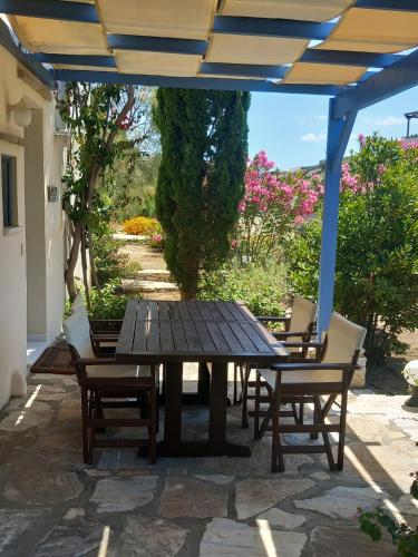 Gallery image of Kedros Villas in Agios Prokopios