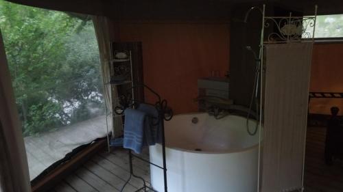 Gallery image of Prehistoric Lodge - Adult Only in Vallon-Pont-dʼArc