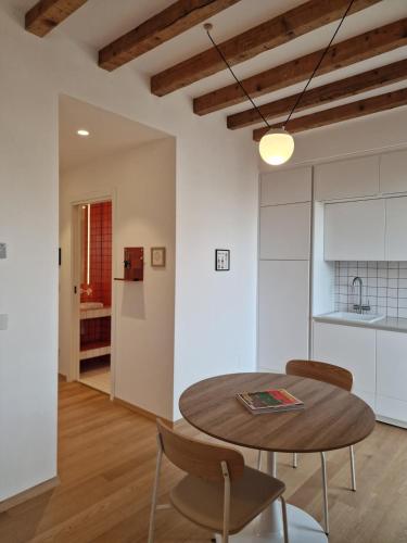 Camparino Apartment, 10 Min from the Duomo, Milano
