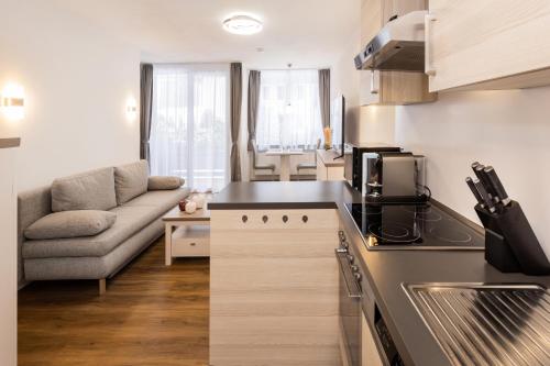 Køkken eller tekøkken på FeWo-Bergromantik mit Sauna und Pool