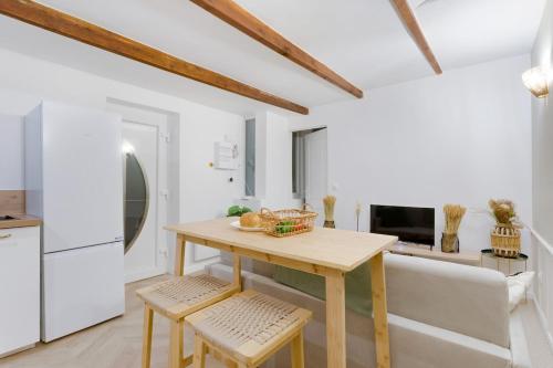 Photo de la galerie de l'établissement Little Chalet Chic, à Marly-la-Ville