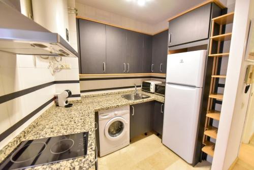 New! Contemporary with pool and parking included