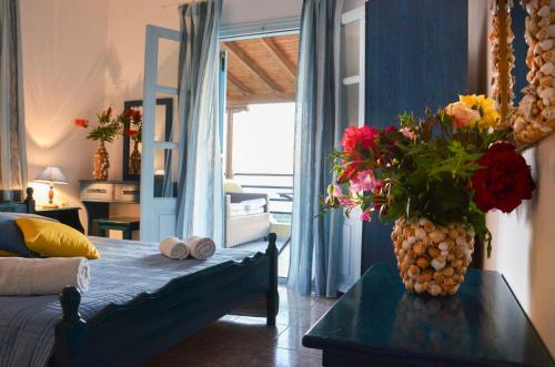 Cama o camas de una habitación en Hotel Dina - Ξενοδοχείο Ντινα