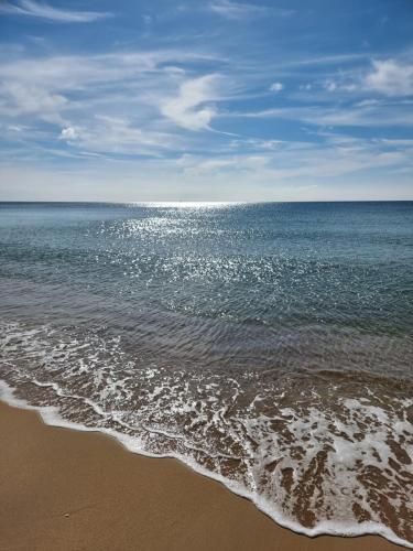 a view of the ocean from the beach at Stunning 2 bed & 2 bath, Seaview, pets welcome! in Southbourne
