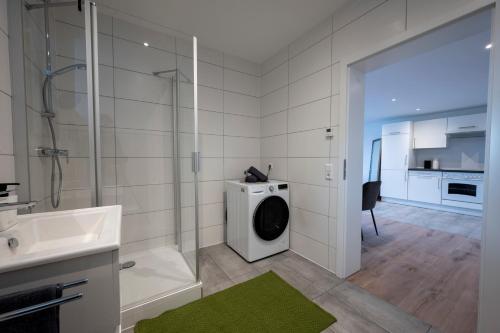 Et badeværelse på Modernes, stilvolles Apartment 2