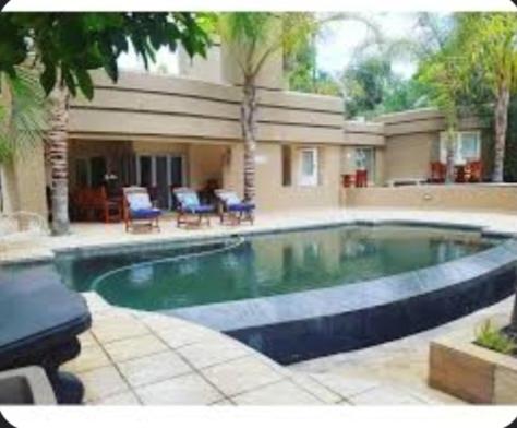 Piscina a Roza o a prop