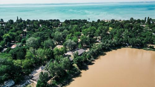 Gambar di galeri bagi Siocamping Házak Homes di Siófok