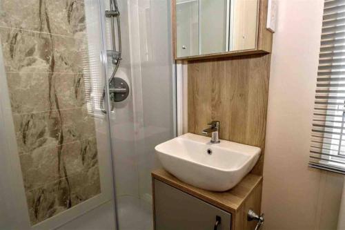 Ένα μπάνιο στο Busy Bees Lodge - Free Hoburne Passes