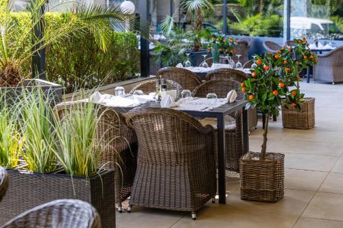 Κήπος έξω από το Grand Hotel Shumen