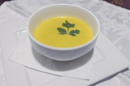 キャンプ場の敷地内または近くでの食事または食べ物