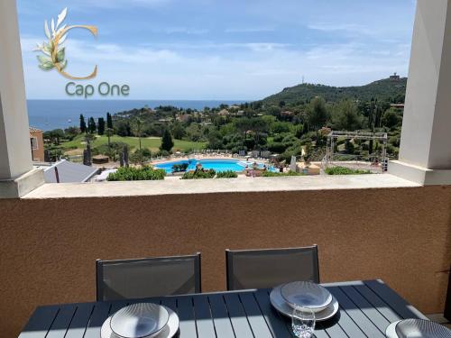 Cap One at Cap Esterel - VUE MER et PISCINES - 4 pers