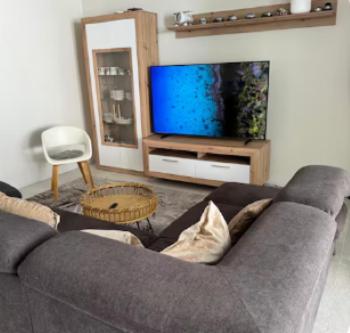 Luxury Apartment hot tub included in price