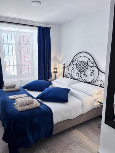 Shanti’s Andalusian Rooms