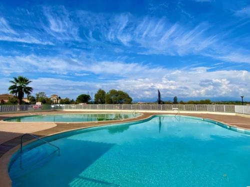 Maison avec piscine dans résidence