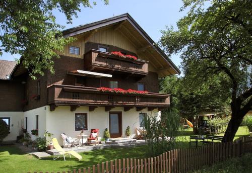 Schöne Gartenwohnung mit Blick ins Grüne