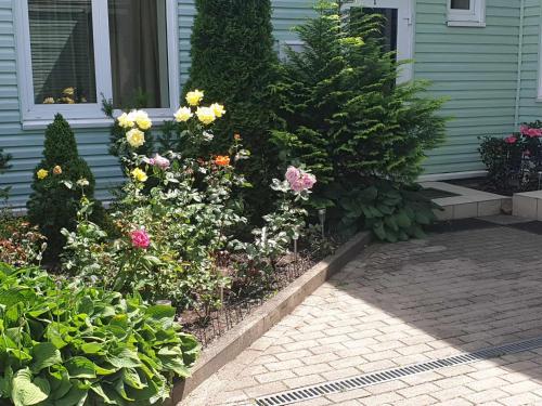 Guest house Rasaにある庭
