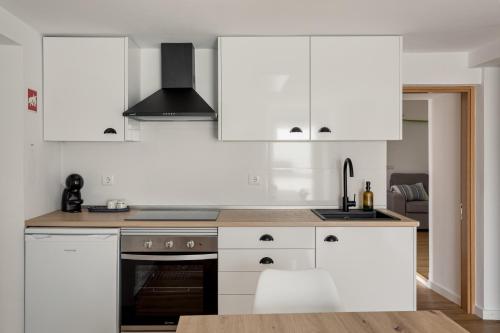 Η κουζίνα ή μικρή κουζίνα στο Revive House Camp - Ericeira - Sintra