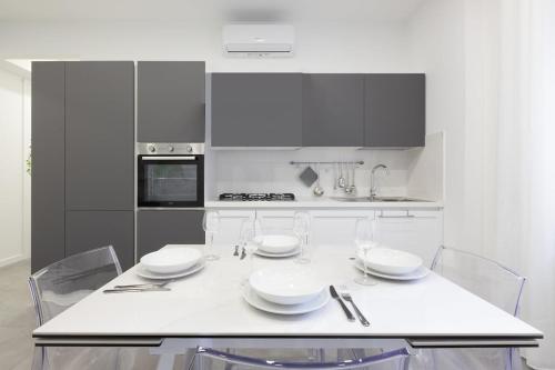 15 minutes from City Center & Metro 2 minutes