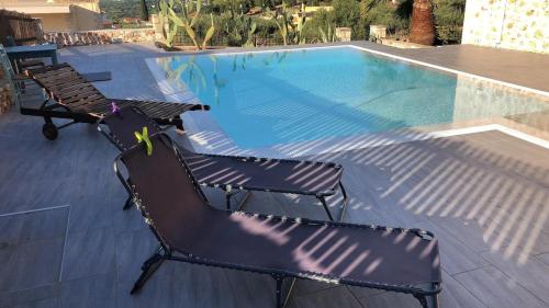 Πισίνα στο ή κοντά στο Villa Aris in Crete with private pool en private parking!