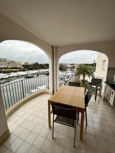 Balkoni atau teres di Studio moderne - Port de Mandelieu - Proche Mer