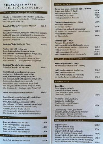 una pagina del menù di un ristorante di Floating Sea House SHARK 3 a Portoroz